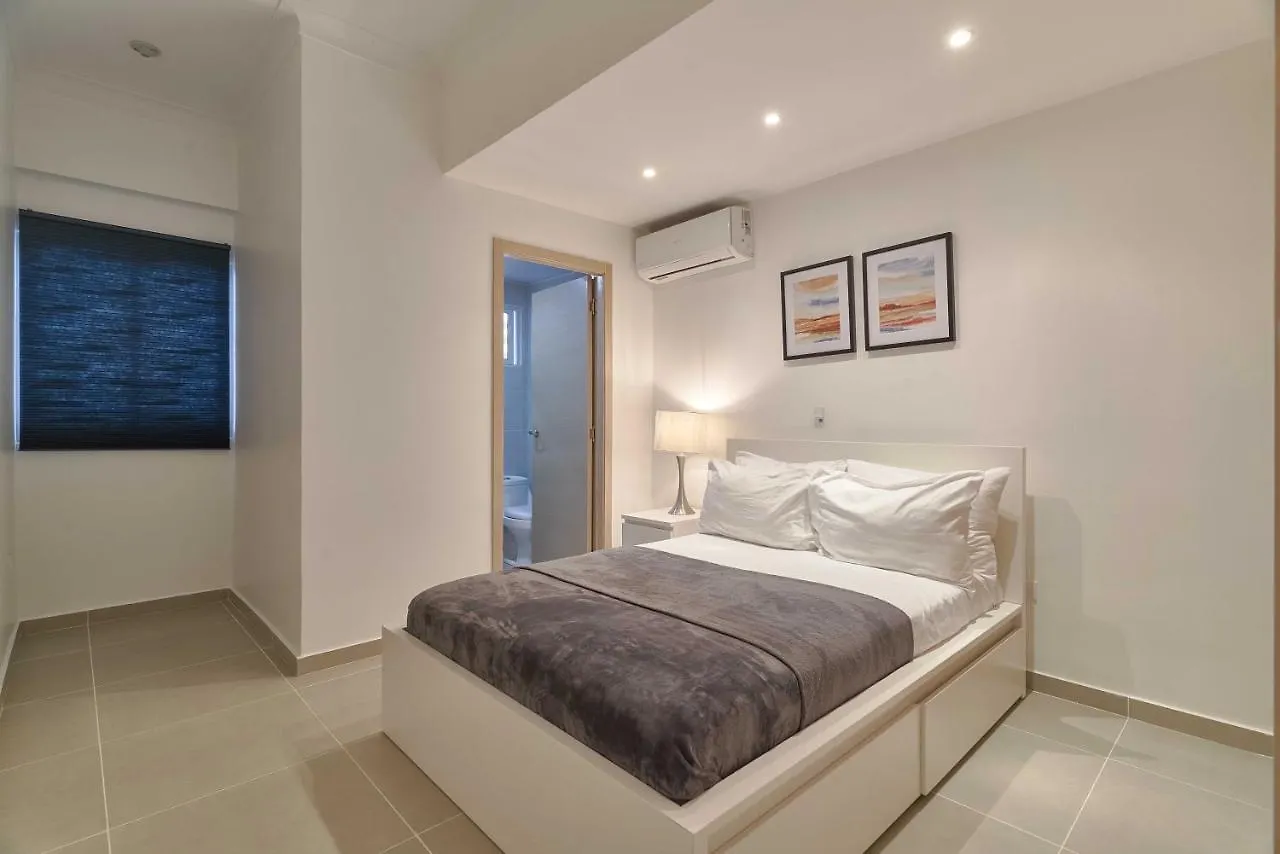 Dom. Rep. Exclusive 2 Bed Apt. Evaristo Morales Santo Domingo Apartmán